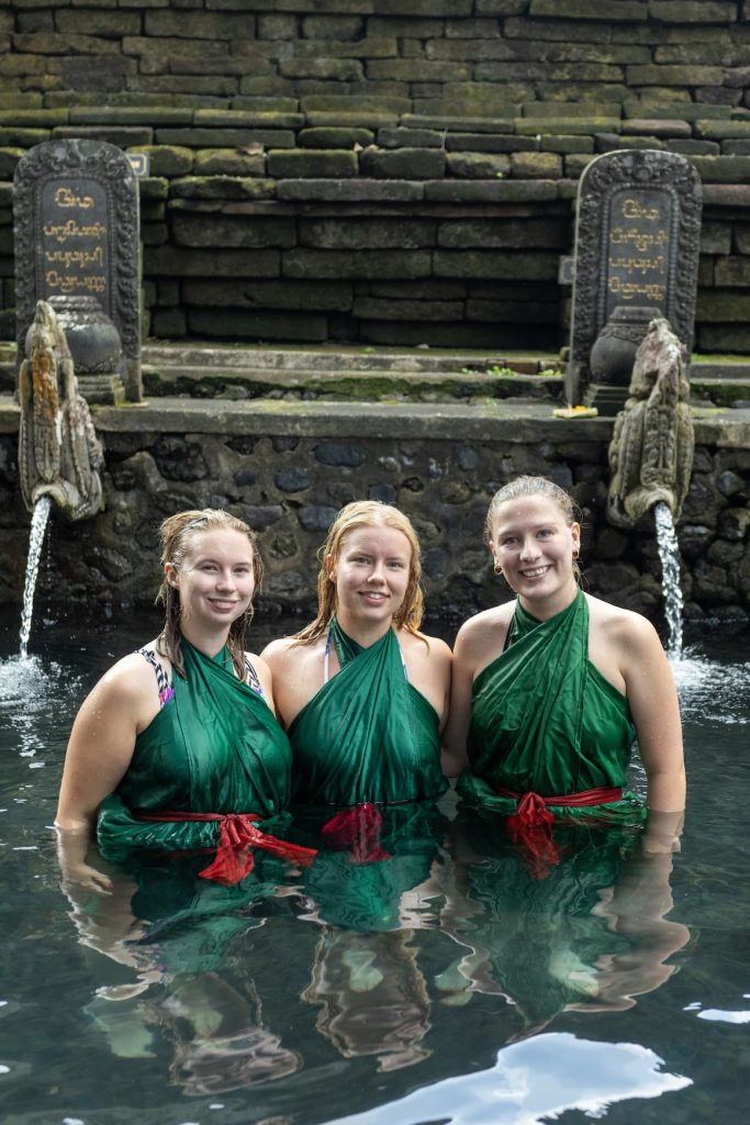 Udflugter - tirta empul templet